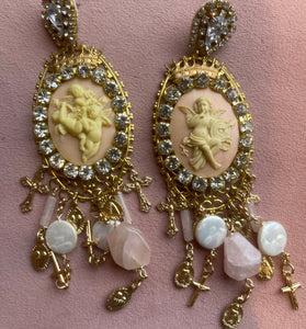 Orecchini barocchi angeli e charms