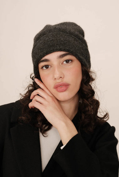 CAPPELLO LAVORATO A MAGLIA ANTRACITE