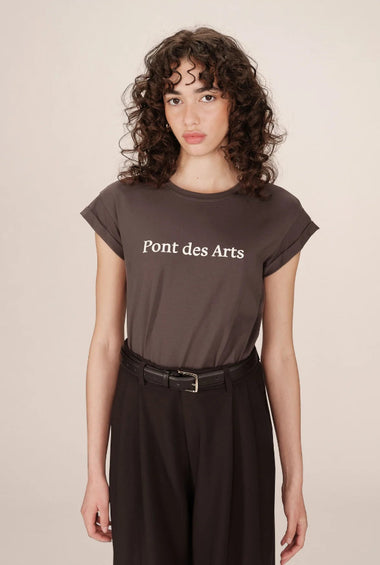 T-SHIRT STAMPATA CIOCCOLATO