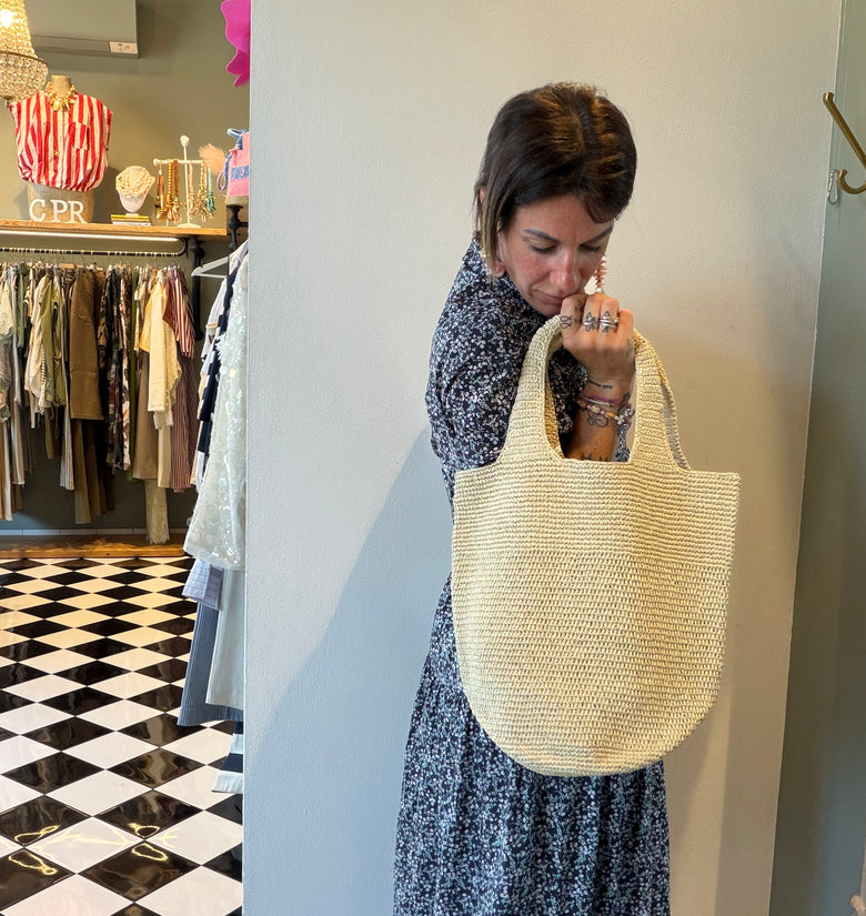 SHOPPER OLIVIA