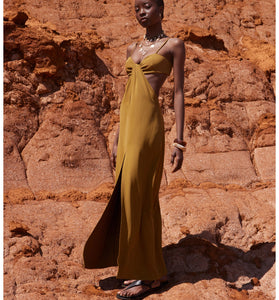 Abito con spacco centrale