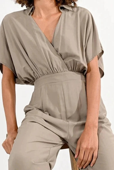 Tuta verde salvia Molly Bracken