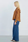 BLUSA CON VOLANT CARAMELLO