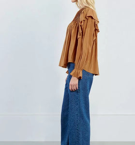 BLUSA CON VOLANT CARAMELLO