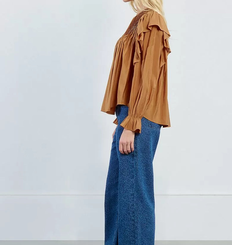 BLUSA CON VOLANT CARAMELLO
