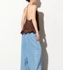 Top halter con schiena scollata